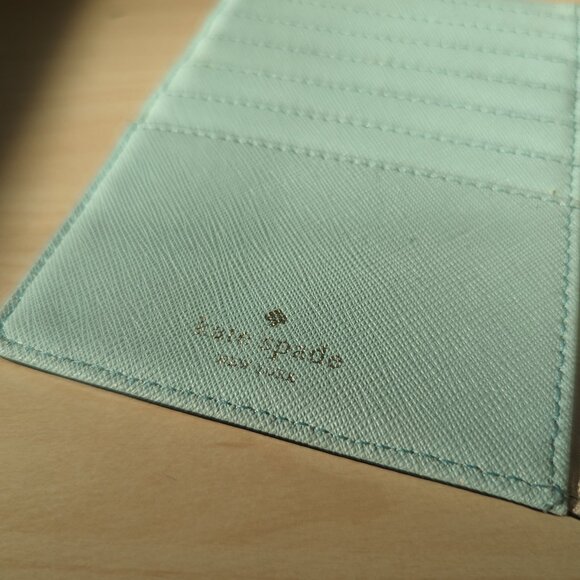 “Love is in the Air” Kate Spade Passport Holder - Picture 5 of 7